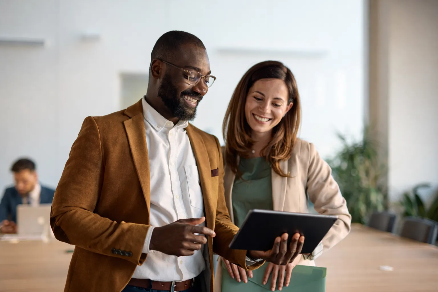 Vendor coordination dashboard showing multiple providers, service status, and performance indicators